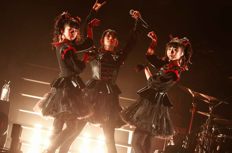 babymetal-press-performance-2016-billboard-650-1548