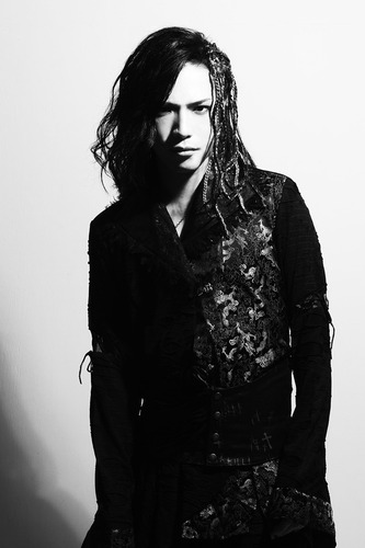 omuratakayoshi_art201712mono_fixw_640_hq