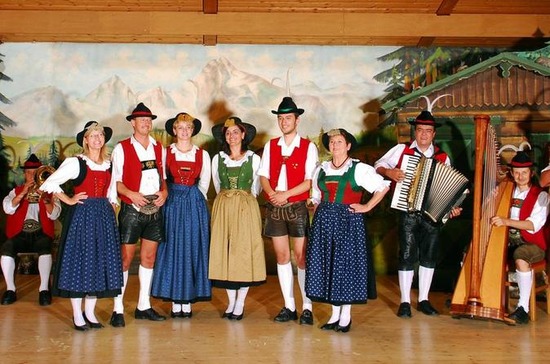 tyrolean-folk-show-in-innsbruck-in-innsbruck-131614