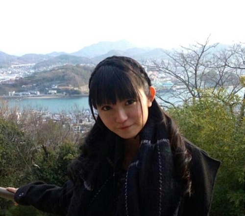 31a047385c6ee9dad9404651b4630a7a--girls-metal