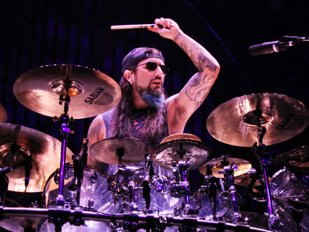 mike-portnoy-with-avenged-corbis-1200-80