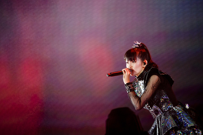 7_BABYMETAL_2000_GLASTONBURY-720x458